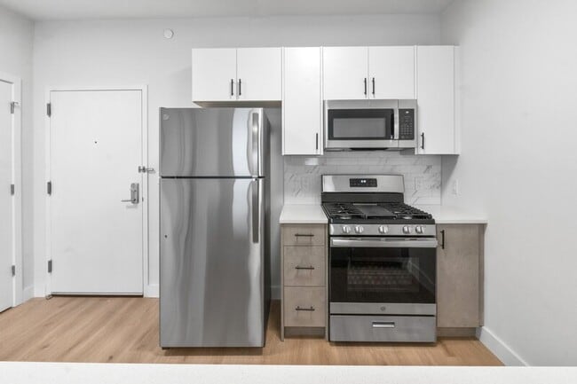 Building Photo - 407 Highland Ave