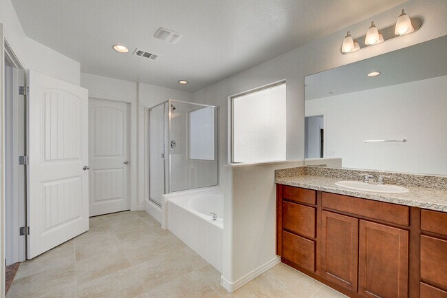 Building Photo - 3 Bedroom, 2 Story Inspirada Home in Anthem!
