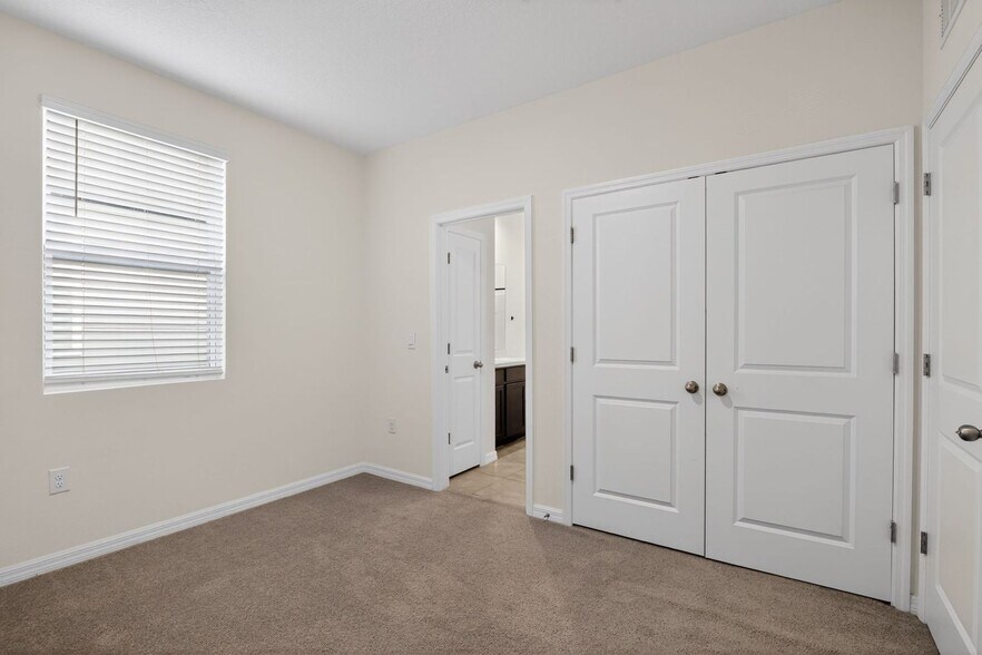 Building Photo - 13808 NW 9th Rd