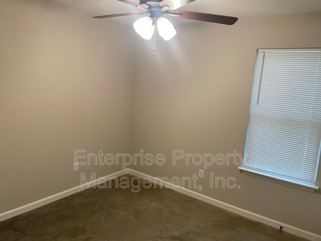 Building Photo - 3187 E Shirley Cir