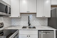 Building Photo - 21 Gay St