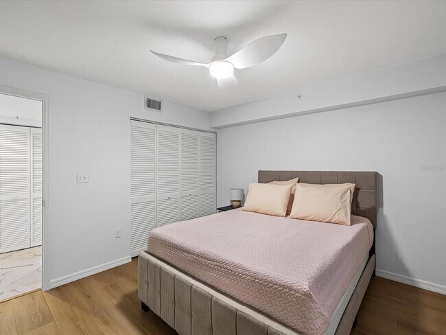 Building Photo - 6650 Sunset Way