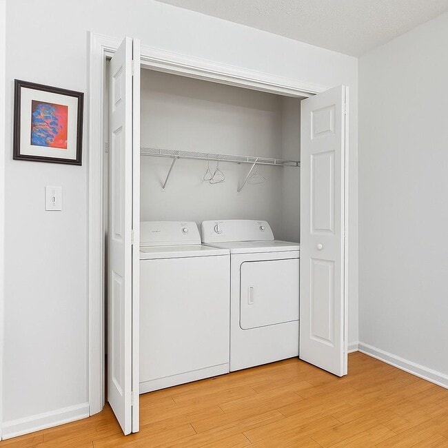 Building Photo - 449 N Donahue Dr