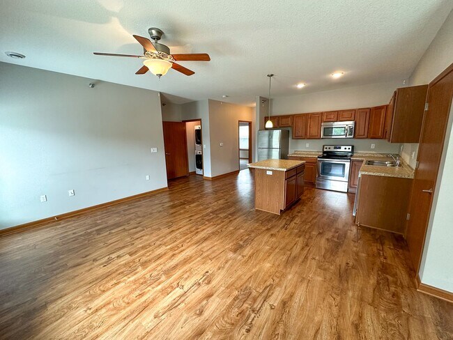 Interior Photo - 135 Campus Ave