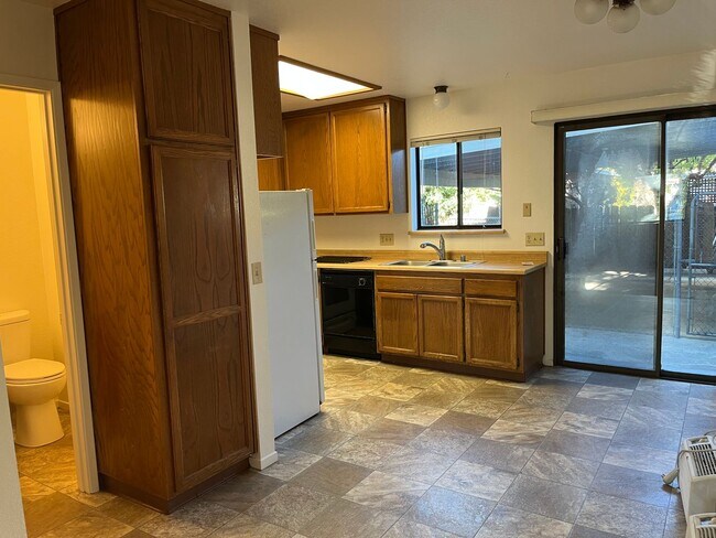 Building Photo - SouthMainStreet -4plex