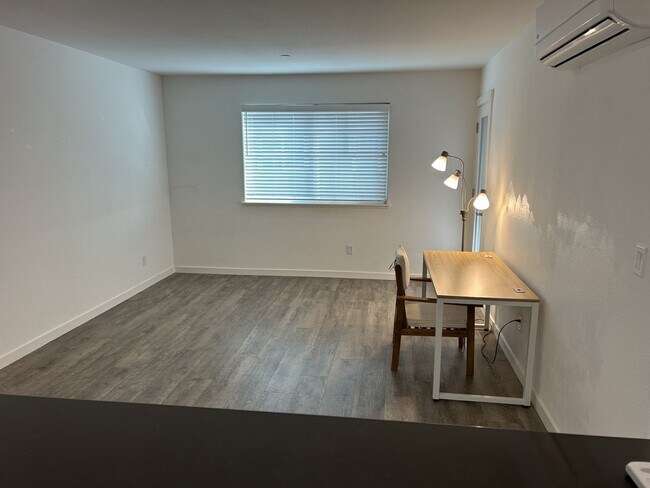 Building Photo - Well-Kept 1 Bedroom, 1 Bath Condo in East Petaluma