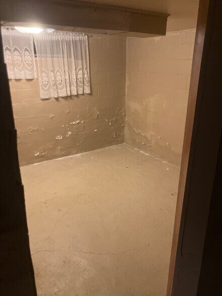 Building Photo - 413 2nd St SW