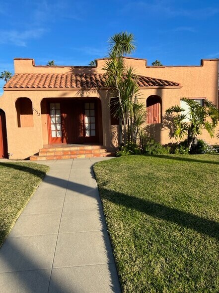 Primary Photo - 5512 S Mullen Ave