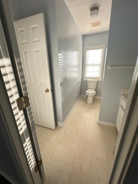 Jack & Jill Bathroom - 2562 Plymouth Way