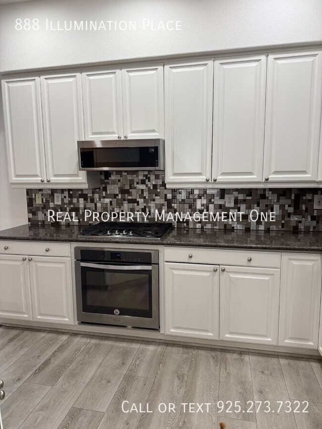 Building Photo - 888 Illumination Pl