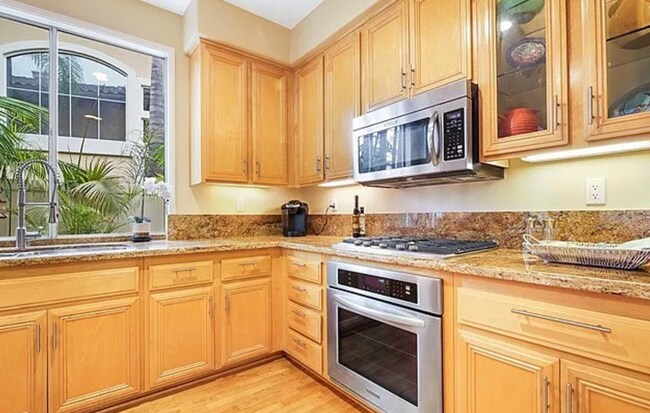 Building Photo - 43 Chapital