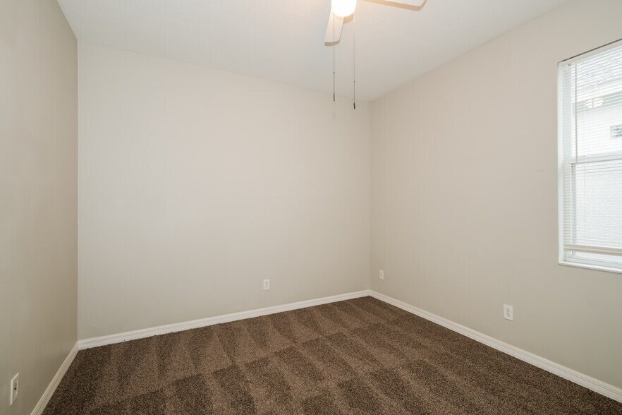 Building Photo - 15819 Stags Leap Dr
