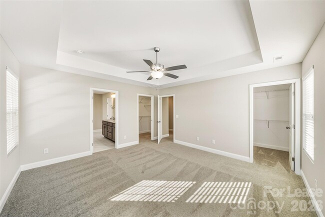 Building Photo - 11507 Vly Oaks Ln