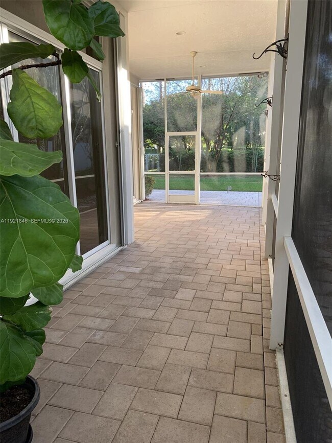 Building Photo - 2518 Bay Pointe Ct