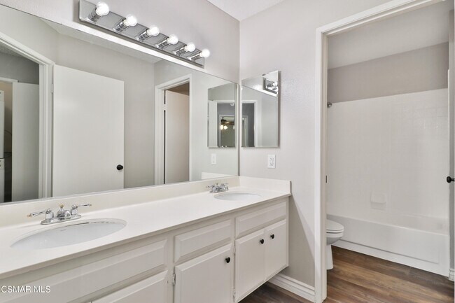 Building Photo - 3162 Darby St