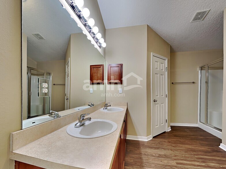 Building Photo - 2091 Cherokee Cove Trl