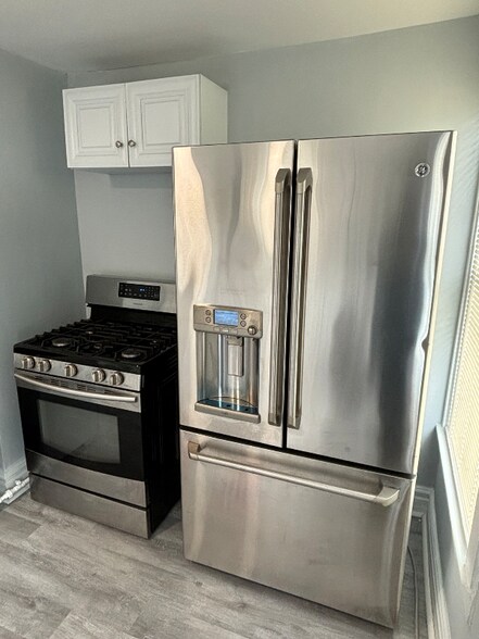 Building Photo - 656 Second St