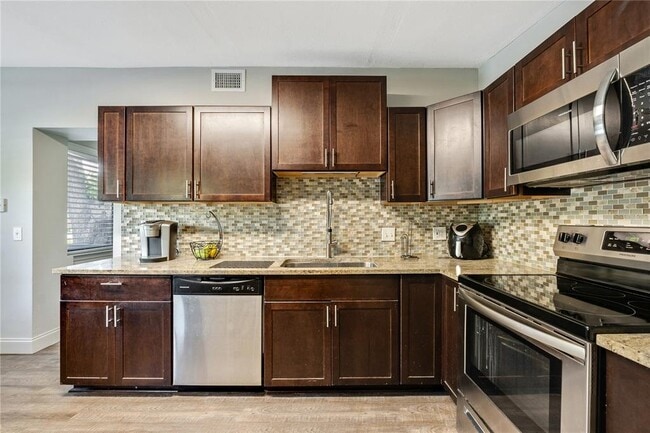 Building Photo - 4320 S Cameron Ave