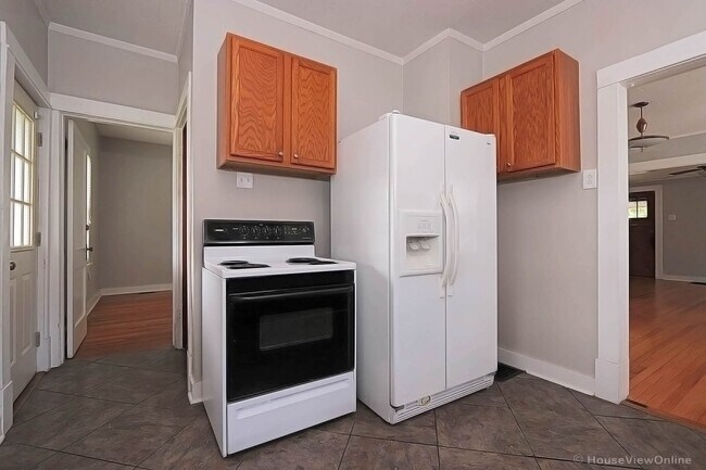 Building Photo - 1511 Whitener St