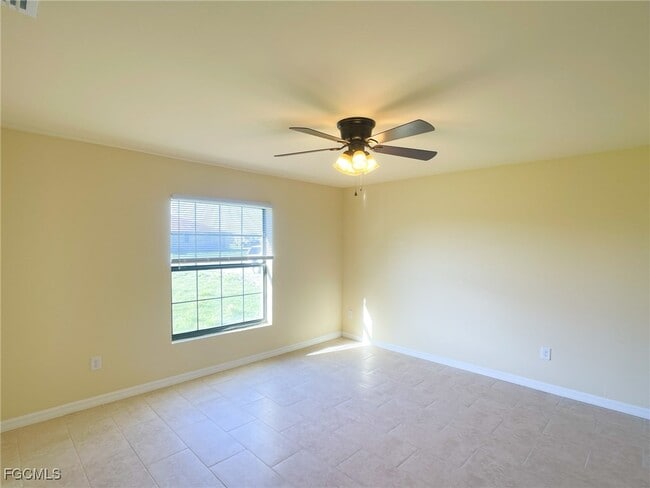 Building Photo - 125 NE 7th Terrace