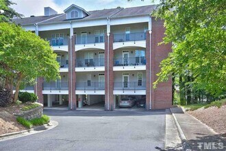 Building Photo - Inviting, modern two bedroom with garage p...