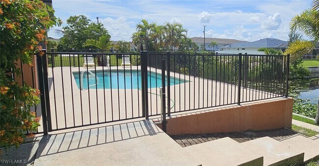 Primary Photo - 826 SW 32nd Terrace