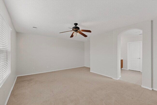 Building Photo - 2713 Violeta Cir SE