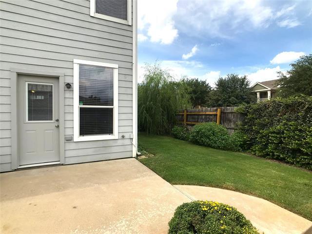 Building Photo - 10736 Traymore Dr