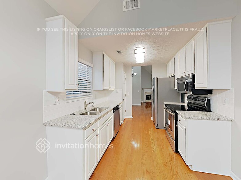 Building Photo - 3384 English Oaks Dr NW