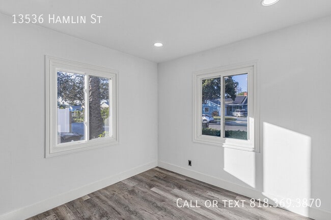 Building Photo - 13536 Hamlin St