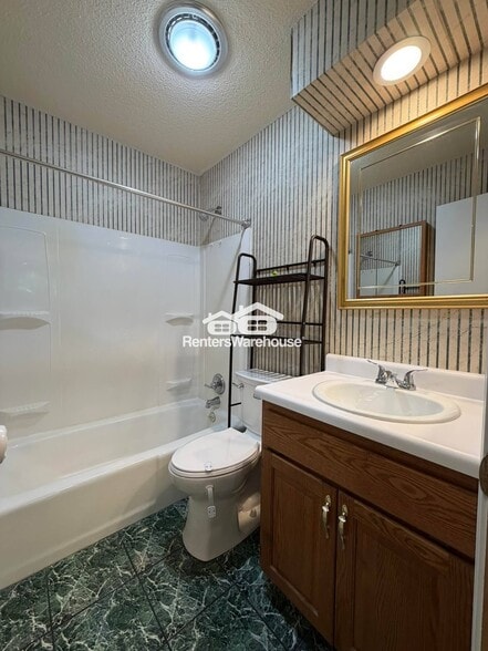 Building Photo - 1215 Cummins Pkwy