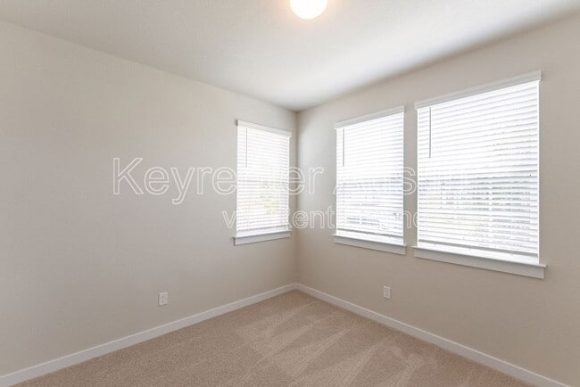 Building Photo - 354 Hortus Dr