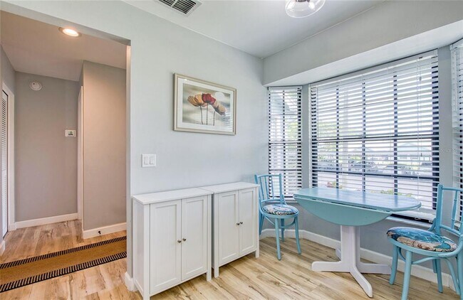 Building Photo - 2478 Bentley Dr