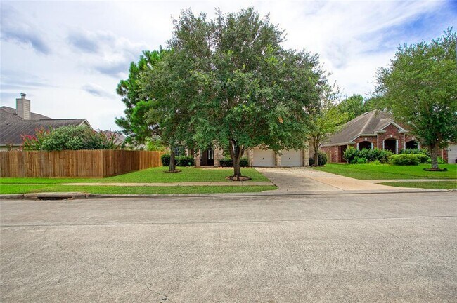 Building Photo - 3011 Grand Lakeview Dr
