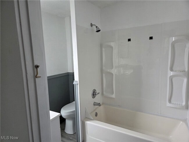 Building Photo - 449 2nd Dr NE