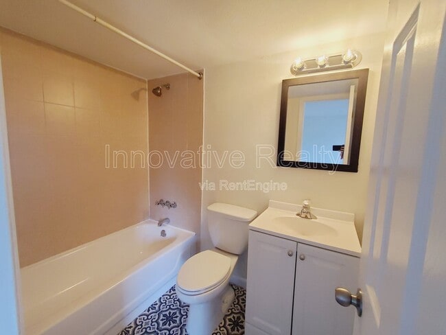 Building Photo - 5264 Davisson Ave