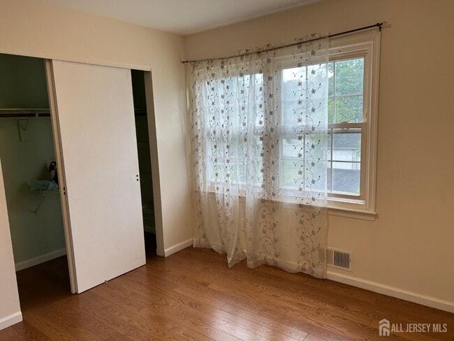 Building Photo - 26 Netherwood Cir
