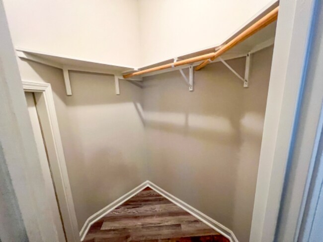 Building Photo - 524 Cautillion Dr