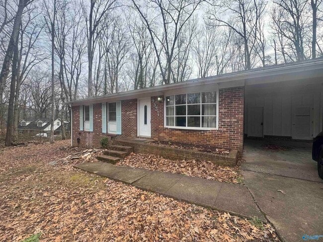 Building Photo - 9527 Hemlock Dr SE