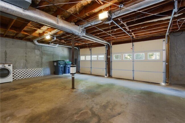 Building Photo - 2890 Carrollton Ct
