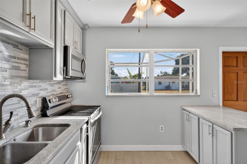 Building Photo - 5614 36th Ave N