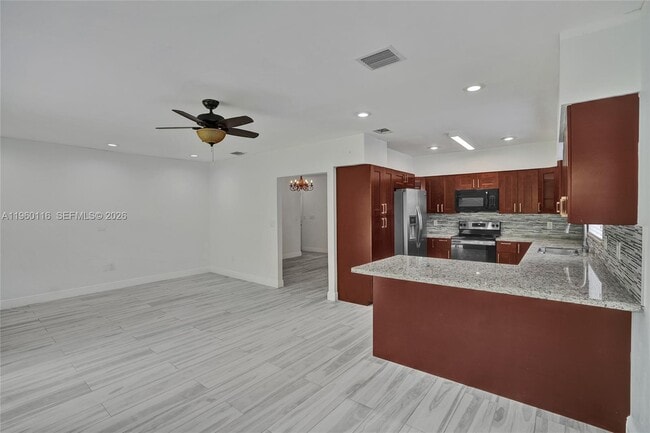 Building Photo - 5721 SW 11th St