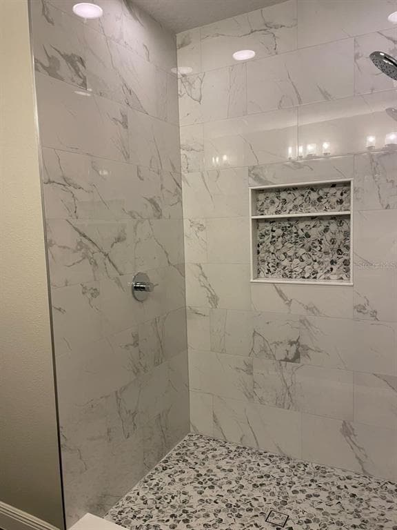 Building Photo - 15495 Honeybell Dr