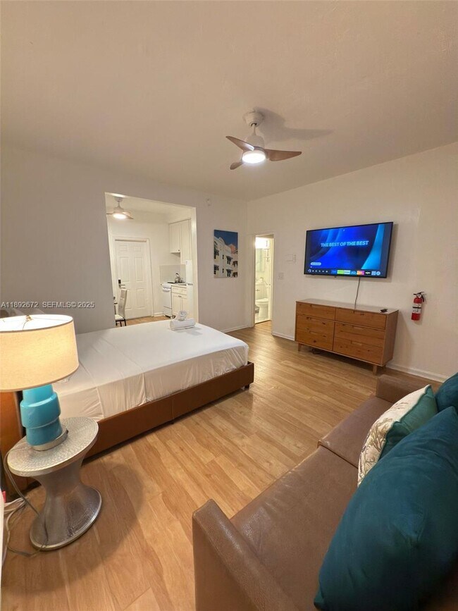 Building Photo - 545 Michigan Ave