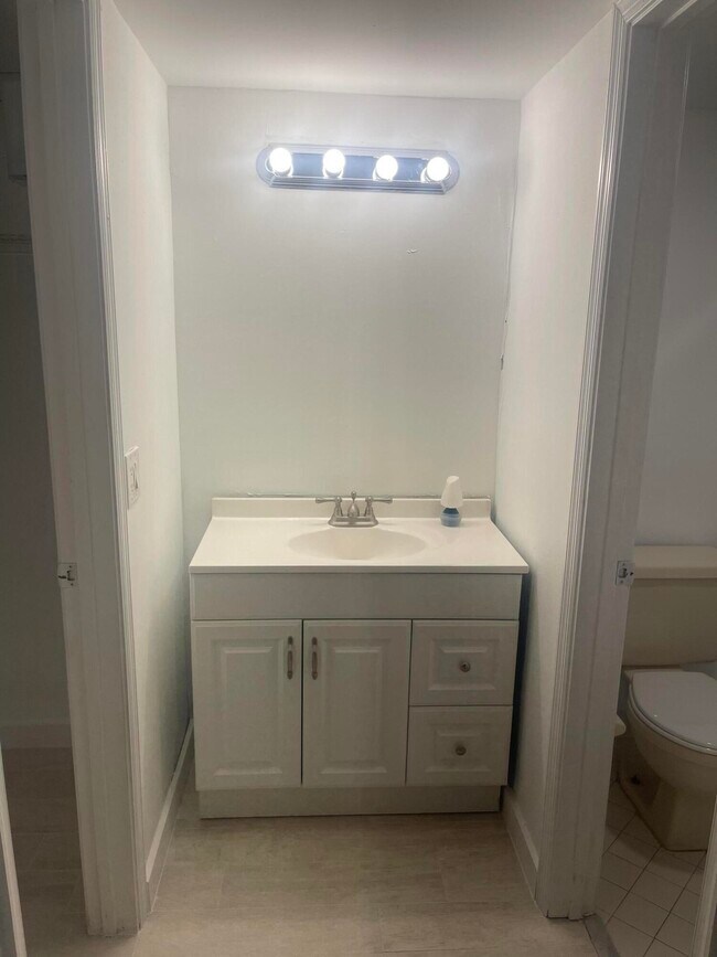 Building Photo - 4259 Oak Terrace Dr