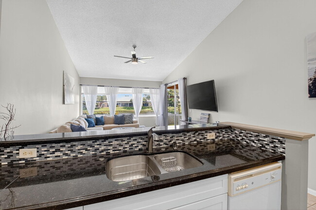 Building Photo - 235 Coral Trace Ln