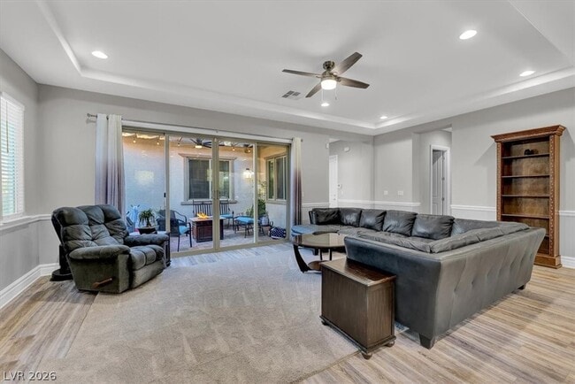 Building Photo - 9936 Wildhorse Cyn Ave