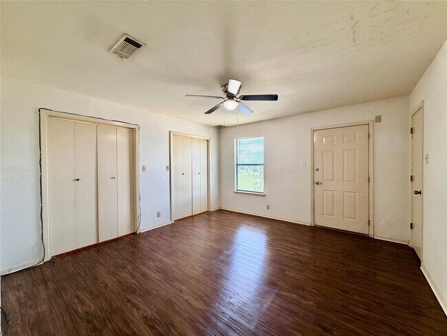 Building Photo - 3311 Fallmeadow St
