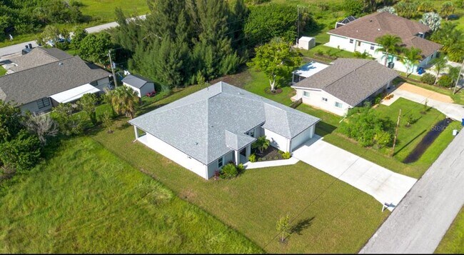 Building Photo - 12235 Hernando Rd