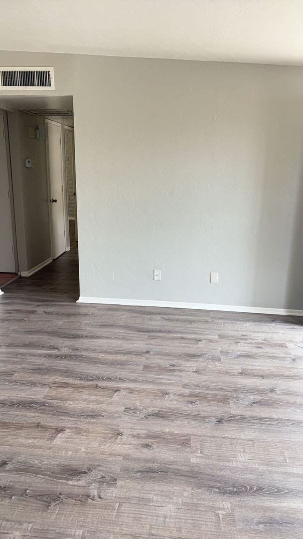 Building Photo - Beautiful 3 bedroom, 2 bath townhouse available